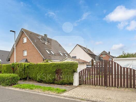 Doppelhaushälfte zum Kauf 249.000 € 5 Zimmer 89,6 m² 352 m² Grundstück Thorr Bergheim 50127