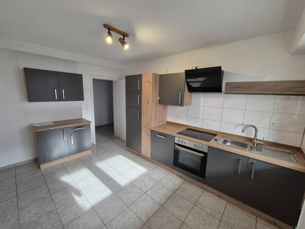 Wohnung zur Miete 700 € 3,5 Zimmer 110 m² EG Weiperz Sinntal 36391