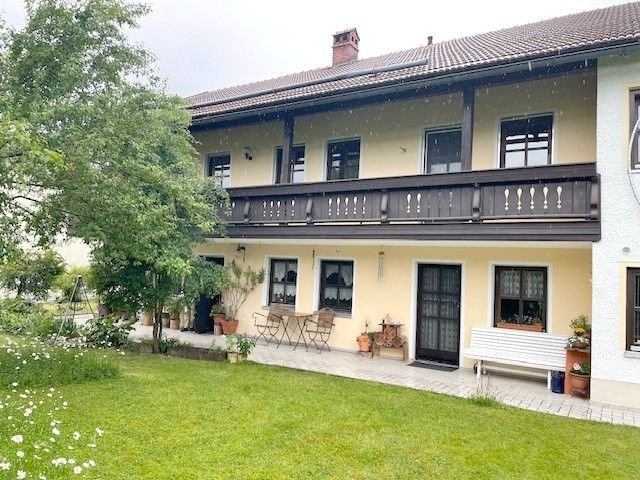 Mehrfamilienhaus zum Kauf 469.000 € 8 Zimmer 207 m²<br/>Wohnfläche 711 m²<br/>Grundstück 01.01.2025<br/>Verfügbarkeit Hengersberg Hengersberg 94491