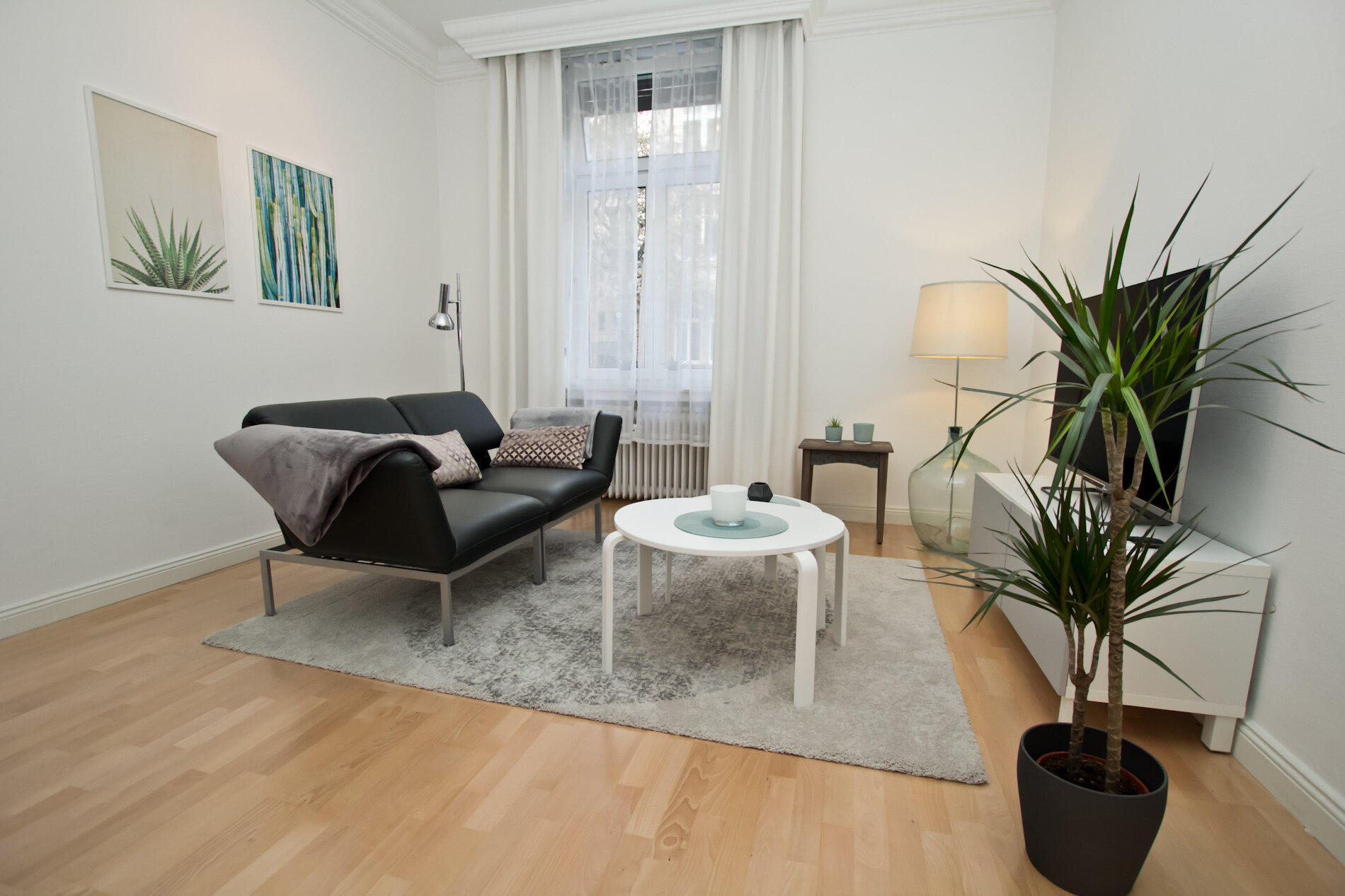 Wohnung zur Miete Wohnen auf Zeit 1.350 € 2,5 Zimmer 53 m²<br/>Wohnfläche 01.04.2025<br/>Verfügbarkeit Friedrichstadt Düsseldorf 40215