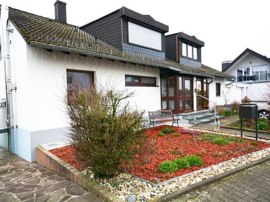 Maisonette zur Miete 1.700 € 3 Zimmer 137 m² Niederdorfelden 61138
