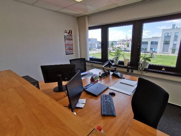 Bürofläche zur Miete provisionsfrei 499 € 27 m² Bürofläche Raiffeisenstraße Berghausen Langenfeld (Rheinland) 40764