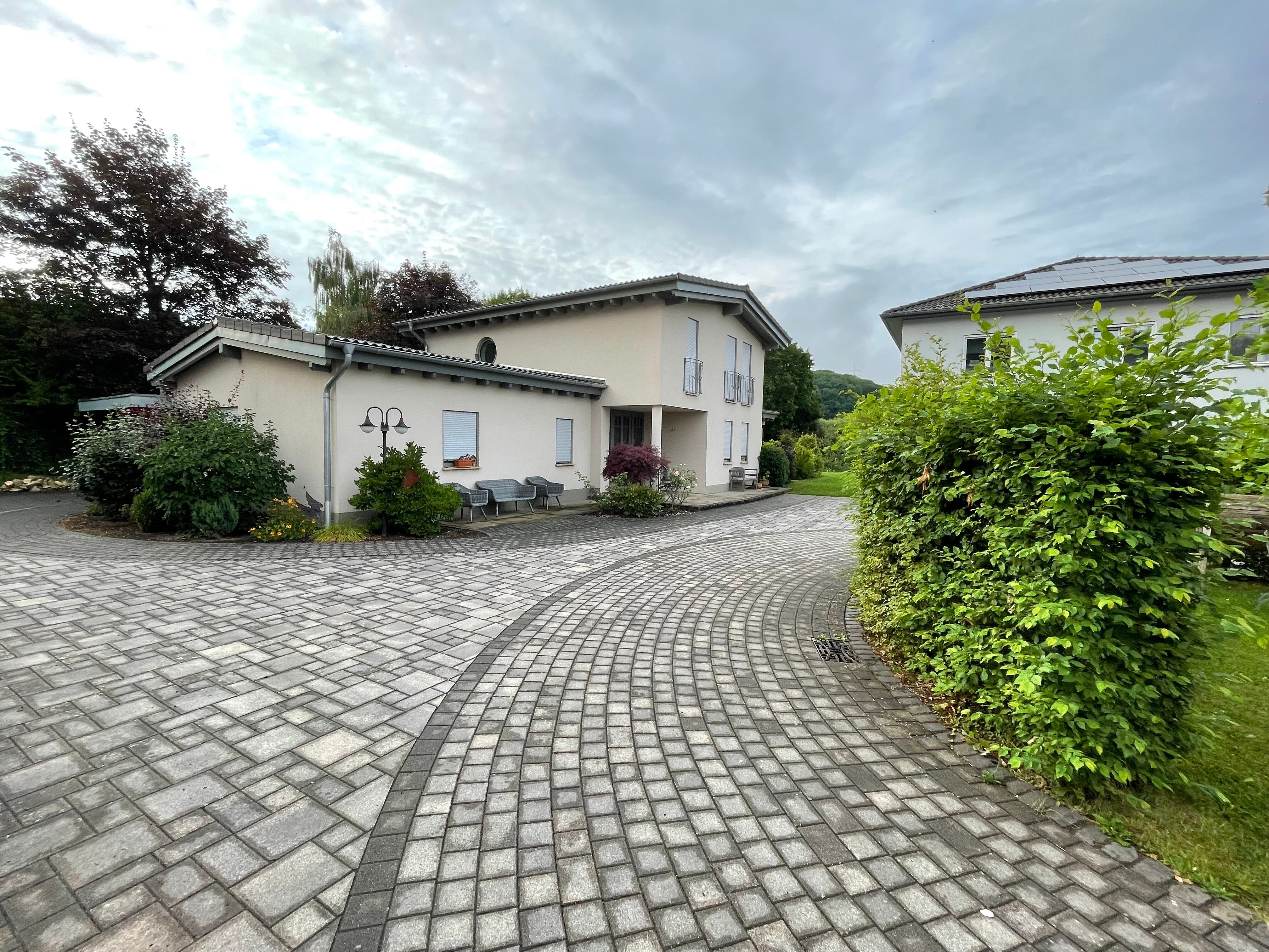 Einfamilienhaus zur Miete 2.000 € 4 Zimmer 145 m²<br/>Wohnfläche 1.500 m²<br/>Grundstück ab sofort<br/>Verfügbarkeit Im Altengarten Dörbach Salmtal 54528