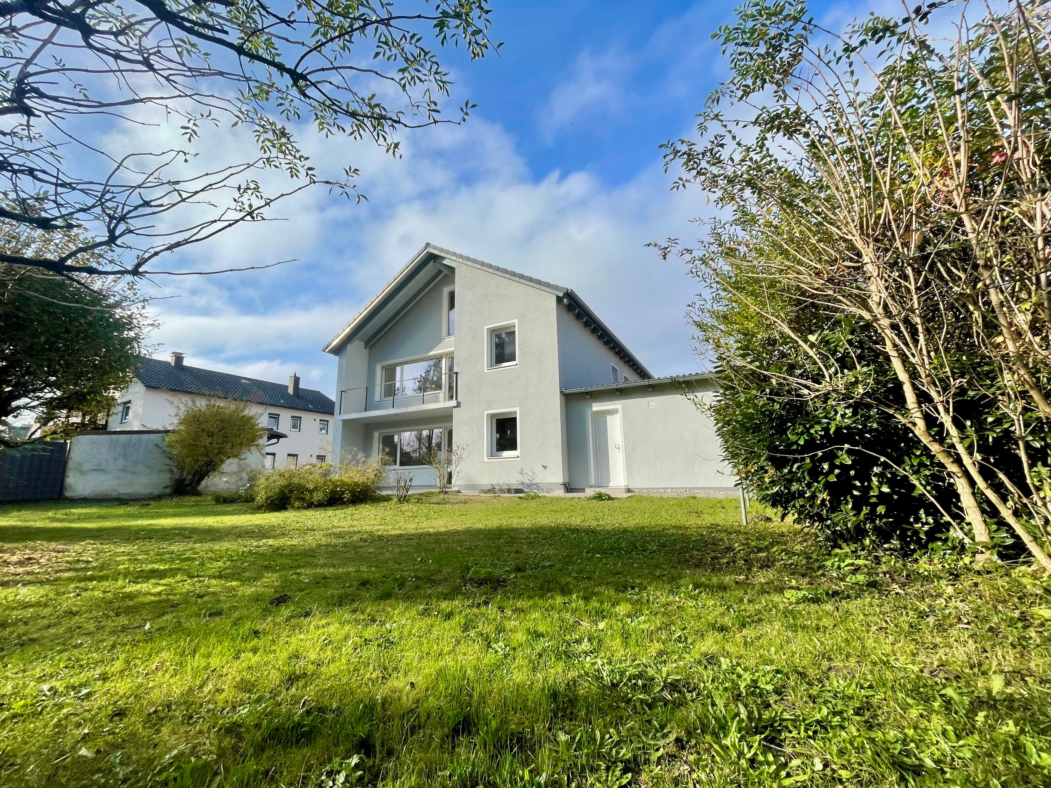 Einfamilienhaus zum Kauf 749.000 € 6 Zimmer 178,6 m²<br/>Wohnfläche 900 m²<br/>Grundstück ab sofort<br/>Verfügbarkeit West Waldkraiburg 84478