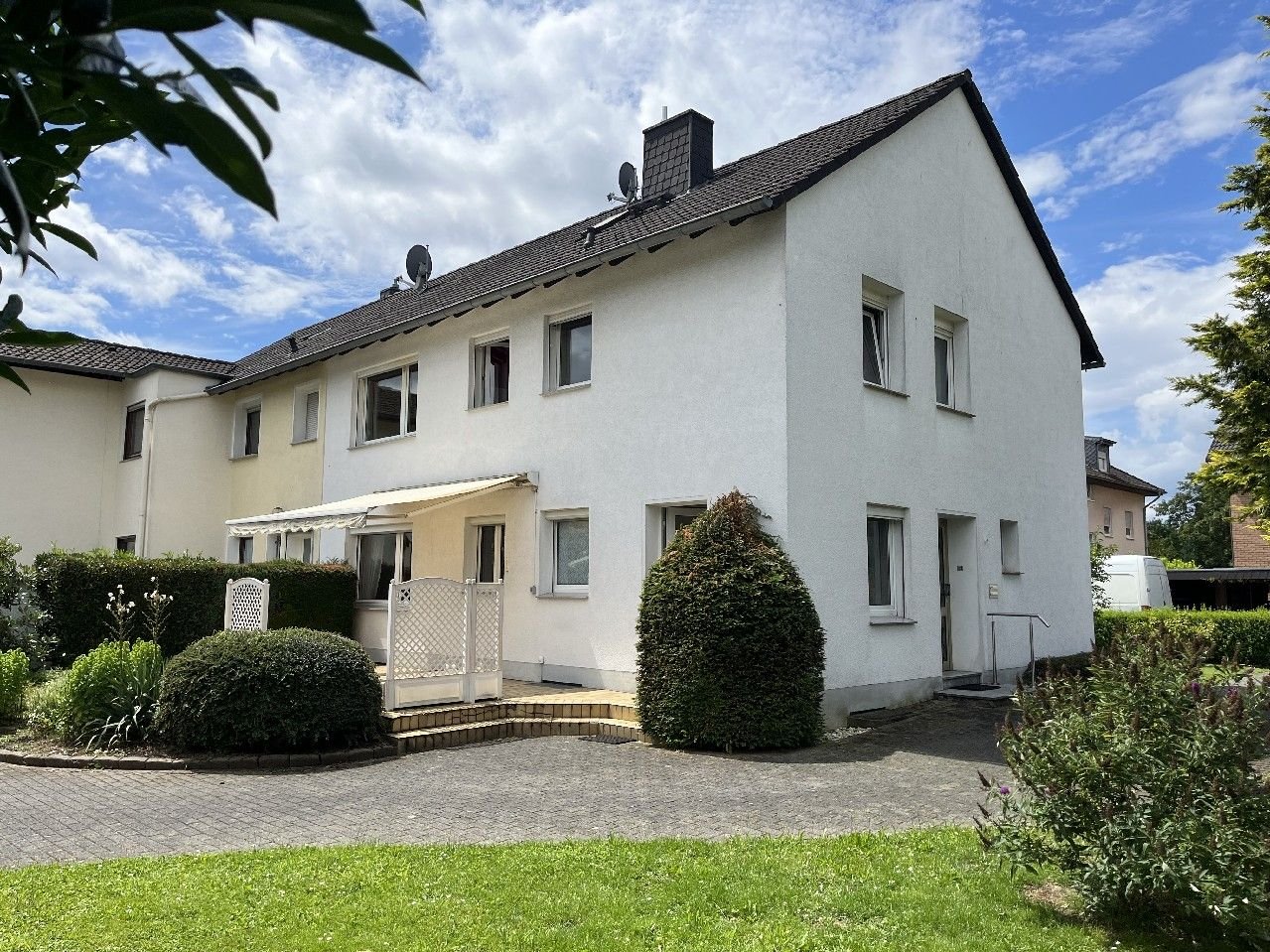 Doppelhaushälfte zum Kauf 590.000 € 6 Zimmer 127 m²<br/>Wohnfläche 1.098 m²<br/>Grundstück Buisdorf Sankt Augustin 53757