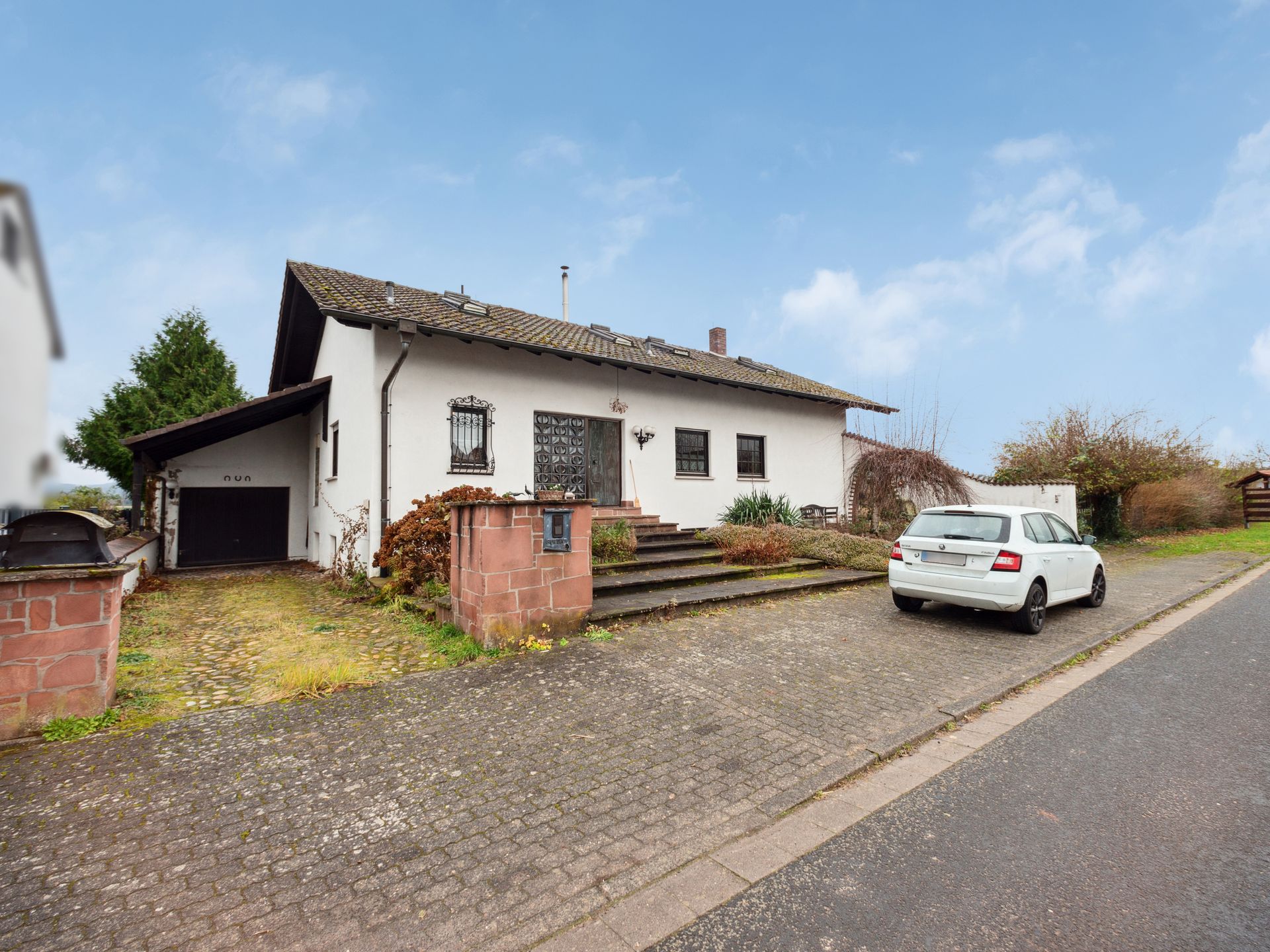 Einfamilienhaus zum Kauf 490.000 € 7 Zimmer 200 m²<br/>Wohnfläche 1.055 m²<br/>Grundstück Niedermittlau Hasselroth 63594