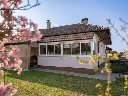 Bungalow zum Kauf 375.000 € 4 Zimmer 126 m² 605 m² Grundstück Pottendorf 2486