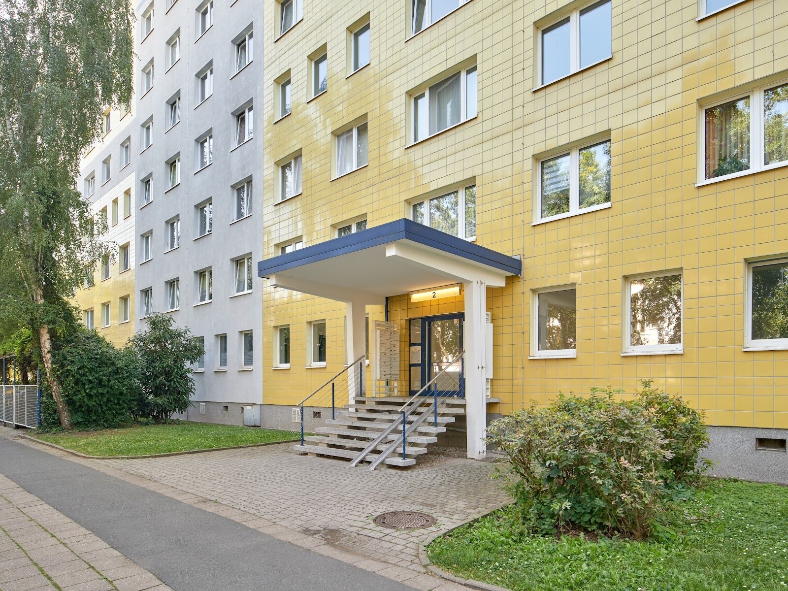 Wohnung zur Miete 270 € 3 Zimmer 55,7 m²<br/>Wohnfläche 3.<br/>Geschoss 15.02.2025<br/>Verfügbarkeit Otto-Dix-Straße 2 Südliche Neustadt Halle (Saale) 06124