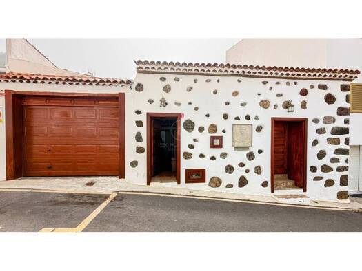 Villa zum Kauf 495.000 € 6 Zimmer 261 m² 215 m² Grundstück Calle la Real 20 Santiago del Teide 38684
