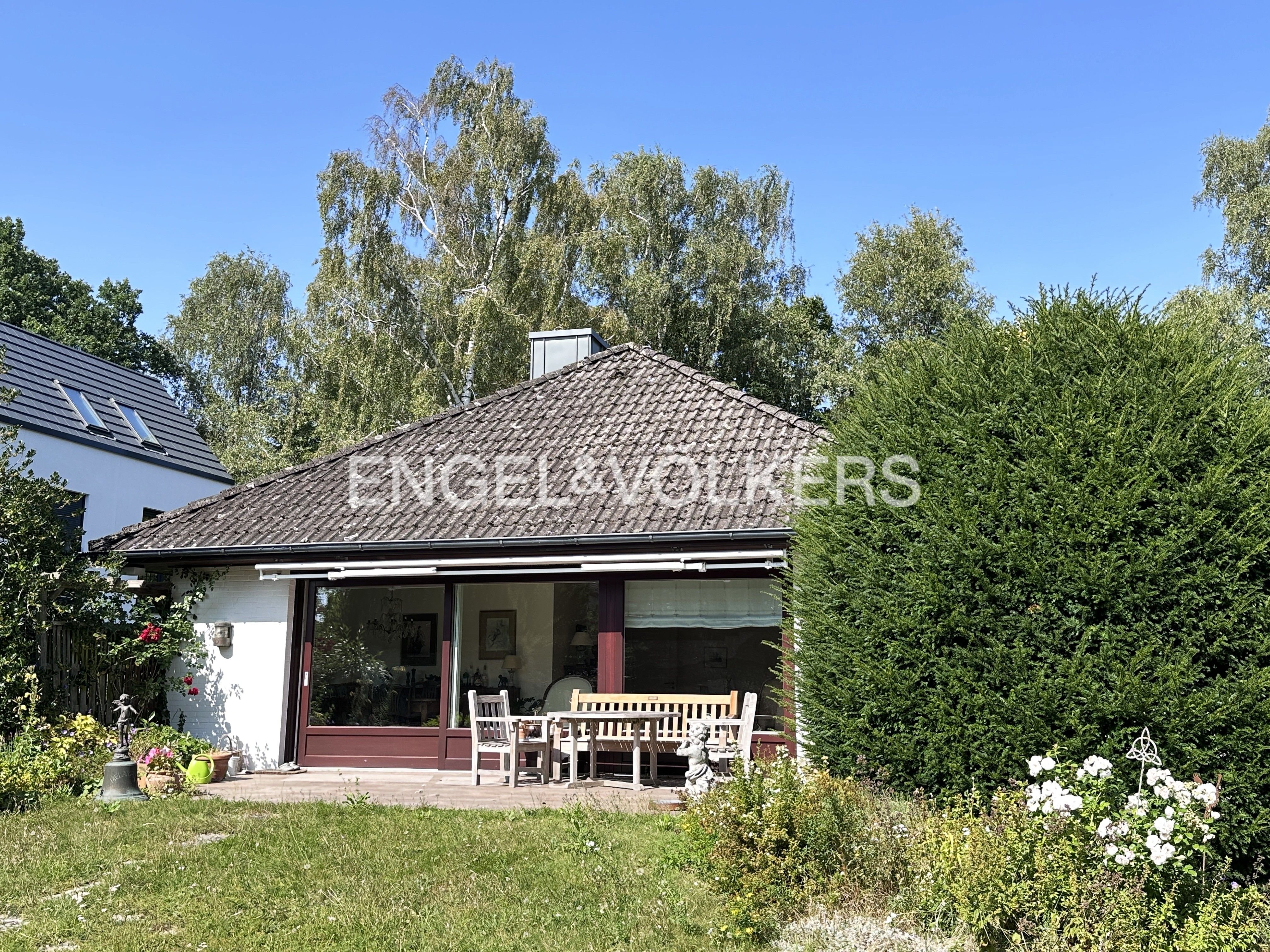 Einfamilienhaus zum Kauf 820.000 € 4 Zimmer 110 m²<br/>Wohnfläche 938 m²<br/>Grundstück Sasel Hamburg 22393