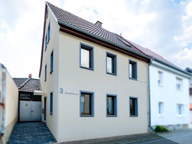 Einfamilienhaus zum Kauf provisionsfrei 456.000 € 10 Zimmer 177,1 m² 262,2 m² Grundstück Karlstraße 3 Großbottwar Großbottwar 71723