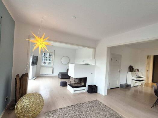 Villa zum Kauf 9 Zimmer 255 m² 813 m² Grundstück frei ab 01.02.2026 Backnang 71522