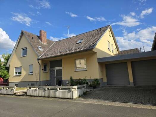 Einfamilienhaus zum Kauf 275.000 € 9 Zimmer 260 m² 581 m² Grundstück Schwemmelsbach Wasserlosen 97535