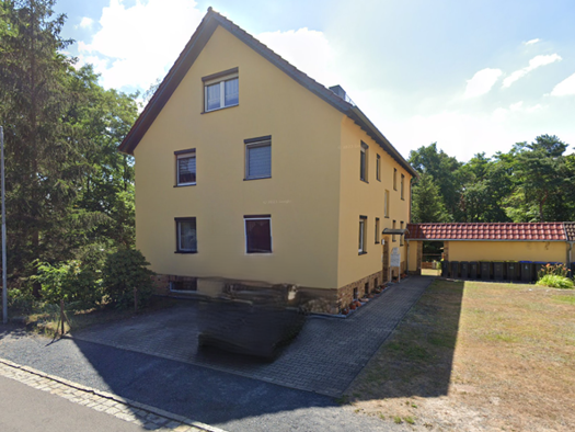 Mehrfamilienhaus zum Kauf als Kapitalanlage geeignet 240.000 € 9 Zimmer 235 m² 1.865 m² Grundstück Kirchstraße 13 Lauchhammer 01979