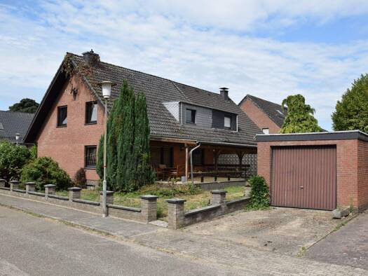Doppelhaushälfte zum Kauf 275.000 € 6 Zimmer 150 m² 410 m² Grundstück frei ab sofort Am Ehrenmal 4 Vynen Xanten 46509