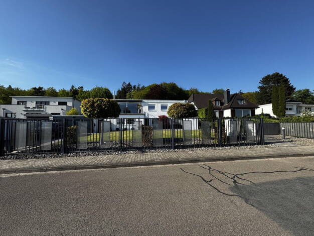 Villa zum Kauf provisionsfrei 675.000 € 9 Zimmer 320 m² 987 m² Grundstück Völksen Springe 31832