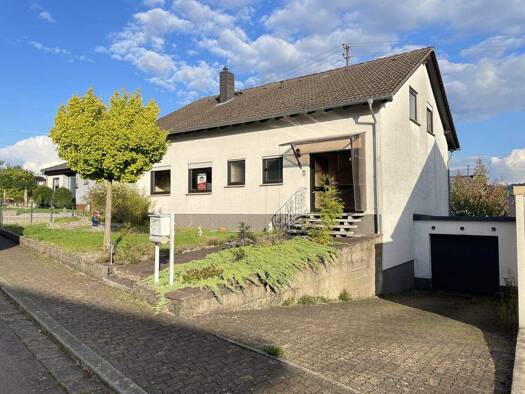 Einfamilienhaus zum Kauf 198.000 € 11 Zimmer 225 m² 690 m² Grundstück Krettnich Wadern 66687