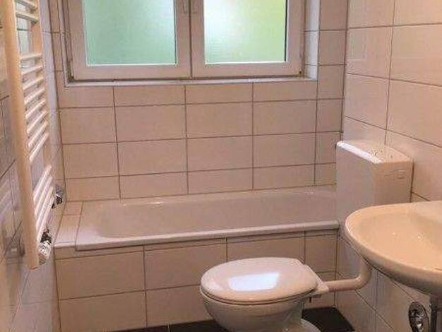 Wohnung zur Miete 819 € 3 Zimmer 69,4 m² 2. Geschoss frei ab 03.01.2026 Heinrich-Heine-Str. 20 Schierstein Wiesbaden 65201