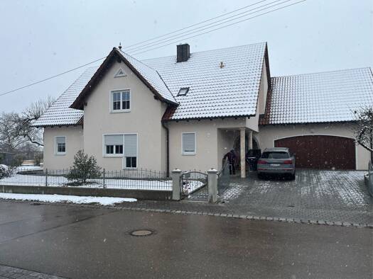 Wohnung zur Miete 750 € 5 Zimmer 110 m² Geschoss 1/2 frei ab sofort Bahnhofstraße 2 a Schwenningen 89443