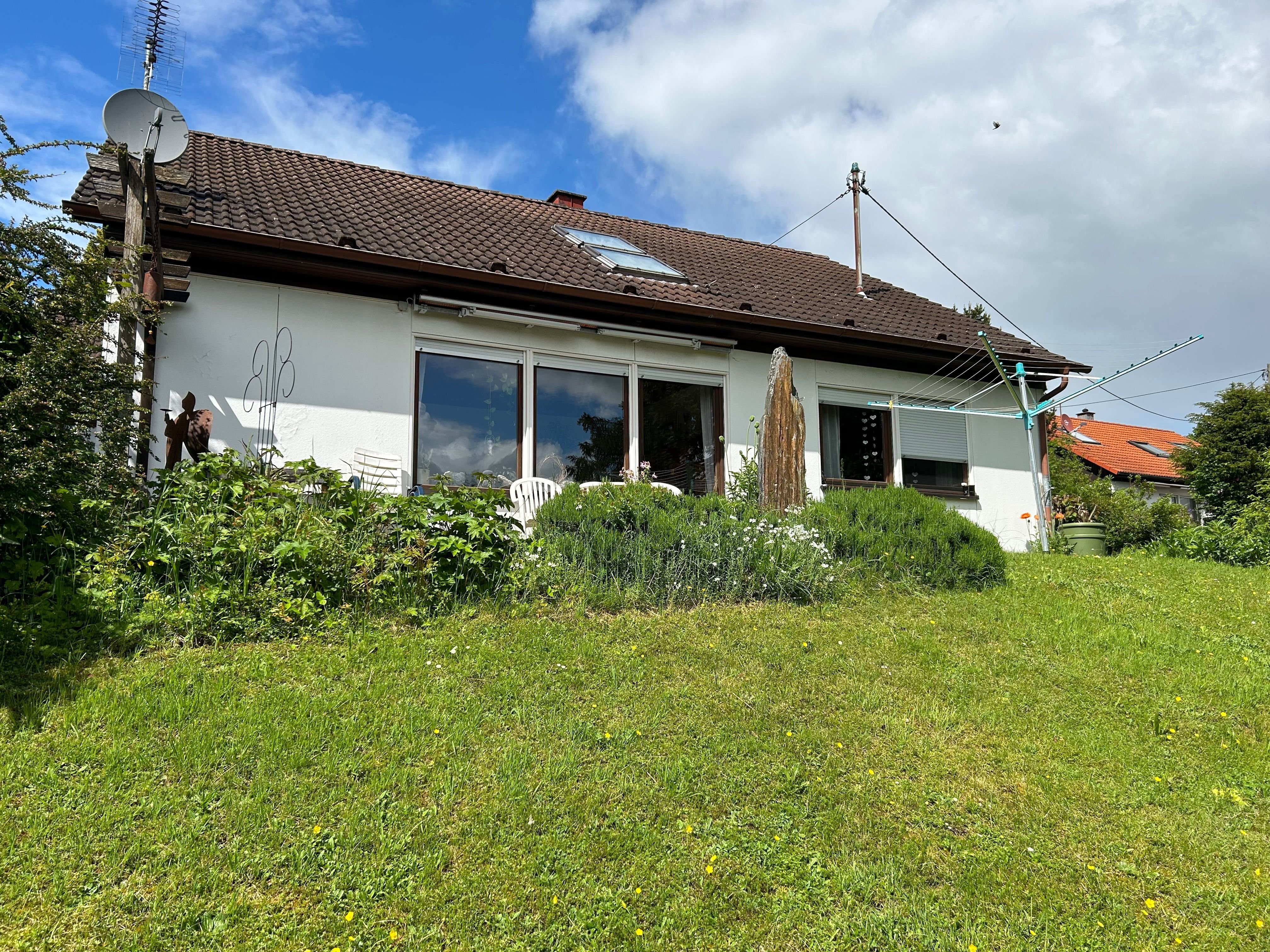 Einfamilienhaus zum Kauf 6,5 Zimmer 156 m²<br/>Wohnfläche 1.352 m²<br/>Grundstück Greut-West Mehrstetten 72537