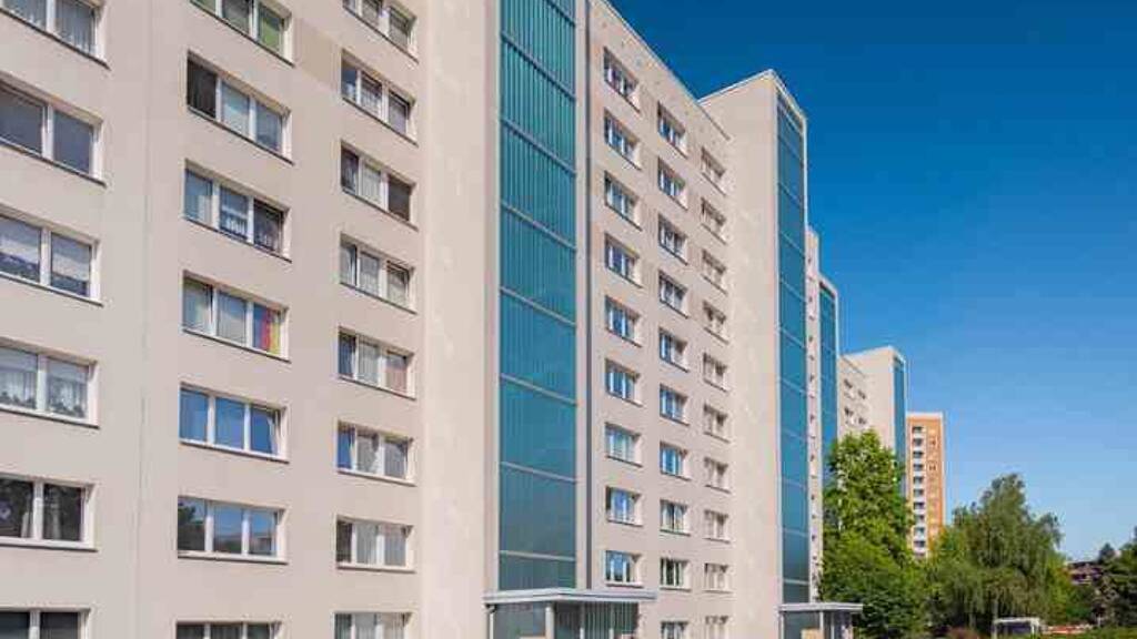 Wohnung zur Miete 419 € 2 Zimmer 50,7 m² 8. Geschoss frei ab 28.04.2026 Herzberger Str. 10 Prohlis-Nord Dresden 01239