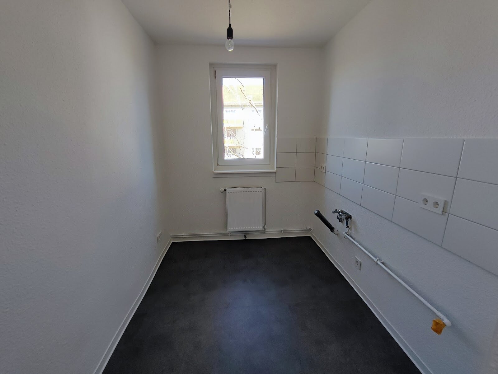 Wohnung zur Miete 352 € 3 Zimmer 58,7 m²<br/>Wohnfläche 1.<br/>Geschoss 01.02.2025<br/>Verfügbarkeit Albert-Keller-Straße 12 Merseburg Merseburg 06217