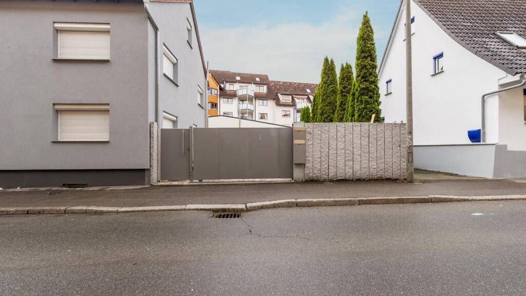 ***Einzigartig, zentral und großzügig*** 1 Familienhaus**VS-Schwenningen**