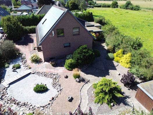 Haus zum Kauf 295.000 € 7 Zimmer 212 m² 1.128 m² Grundstück frei ab sofort Fliederweg Munterburg Barenburg 27245