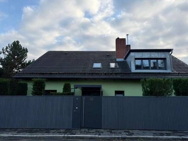Einfamilienhaus zur Miete 3.000 € 8 Zimmer 233 m² 993 m² Grundstück Dambach Fürth 90768