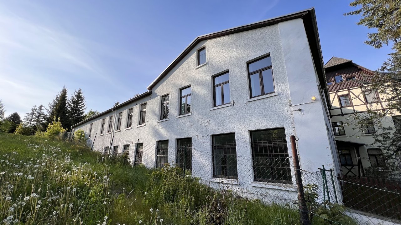 Produktionshalle zum Kauf 330.000 € 860 m²<br/>Lagerfläche Bärenstein Bärenstein (Erzgebirge) 09471