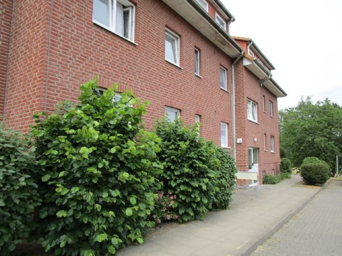 Wohnung zur Miete 485 € 3 Zimmer 69,4 m²<br/>Wohnfläche 3.<br/>Geschoss ab sofort<br/>Verfügbarkeit Neuhaus Amt Neuhaus 19273