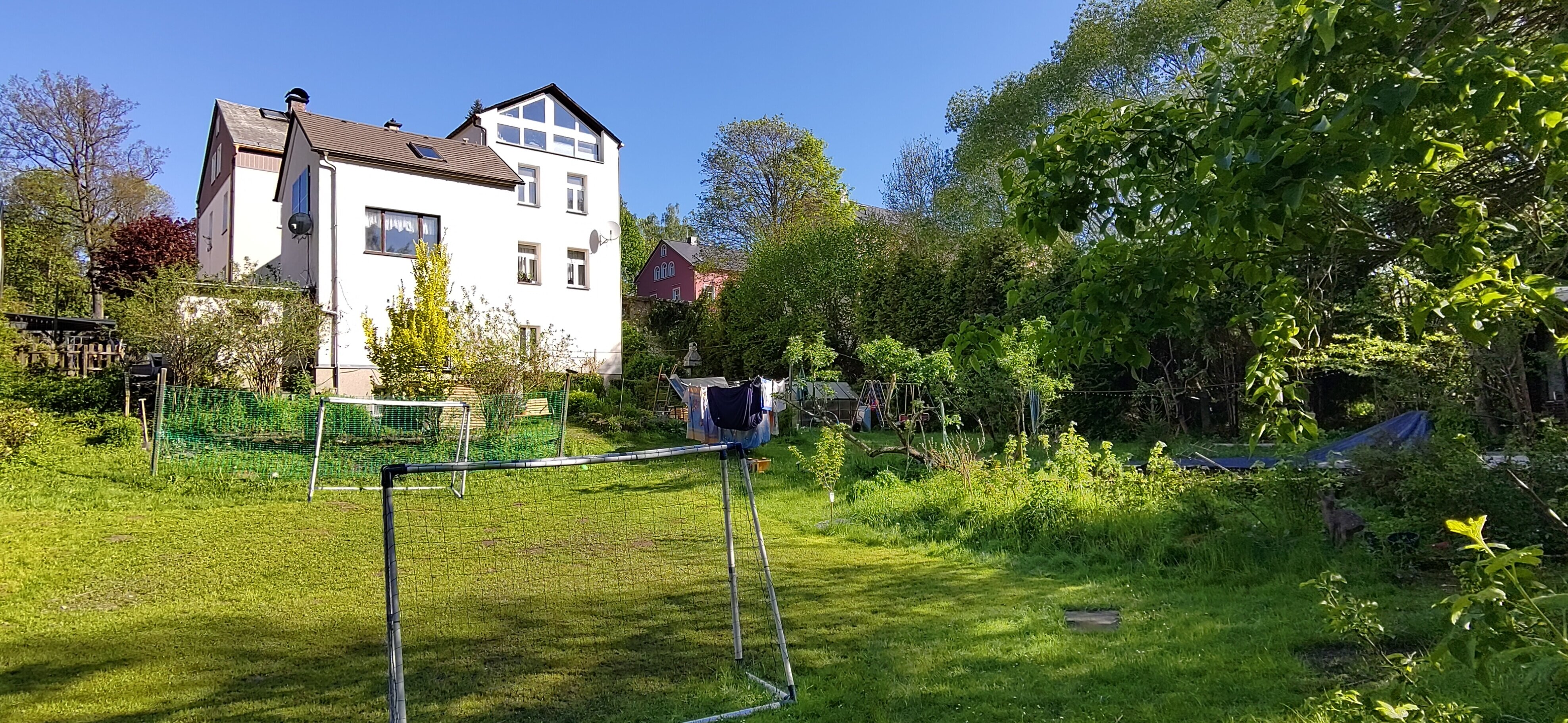 Mehrfamilienhaus zum Kauf provisionsfrei 219.000 € 17 Zimmer 404 m²<br/>Wohnfläche 1.640 m²<br/>Grundstück Markneukirchen Markneukirchen 08258