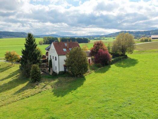 Einfamilienhaus zum Kauf 249.000 € 7 Zimmer 274,6 m² 707 m² Grundstück Frankenhaag Mistelgau 95490