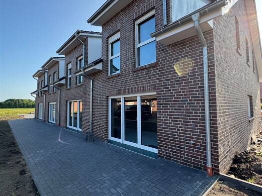 Doppelhaushälfte zum Kauf - Erstbezug 315.000 € 4 Zimmer 105,1 m² frei ab sofort Hauptstraße 154 Ostrhauderfehn 26842