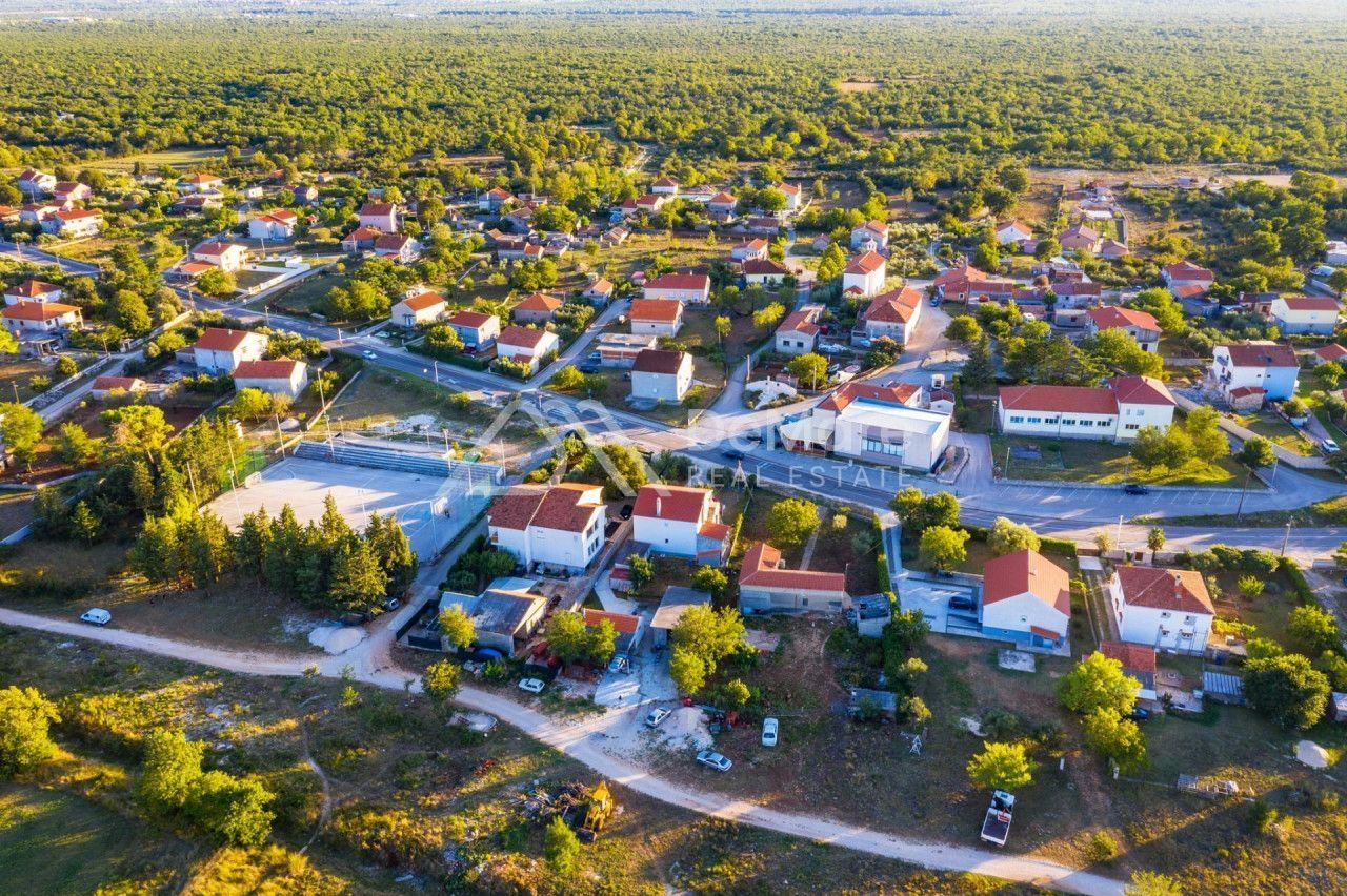 Land-/Forstwirtschaft zum Kauf 57.600 € Brisevo