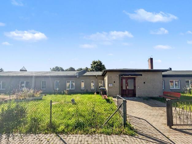 Mehrfamilienhaus zum Kauf 265.000 € 18 Zimmer 620 m² 2.773 m² Grundstück Karow Plau am See 19395