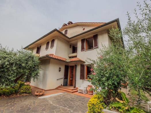 Doppelhaushälfte zum Kauf 680.000 € 7 Zimmer 439 m² 800 m² Grundstück frei ab sofort Poggibonsi