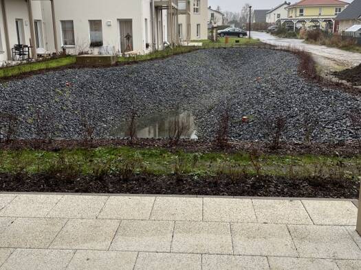 Wohnung zur Miete 555 € 2 Zimmer 42,9 m² Arnsdorf 01477