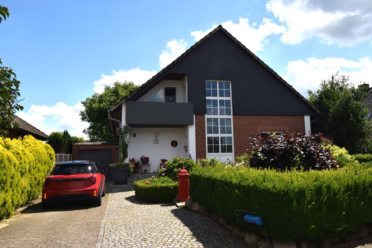 Mehrfamilienhaus zum Kauf 299.000 € 6,5 Zimmer 214 m²<br/>Wohnfläche 760 m²<br/>Grundstück Bexhövede Loxstedt / Bexhövede 27612