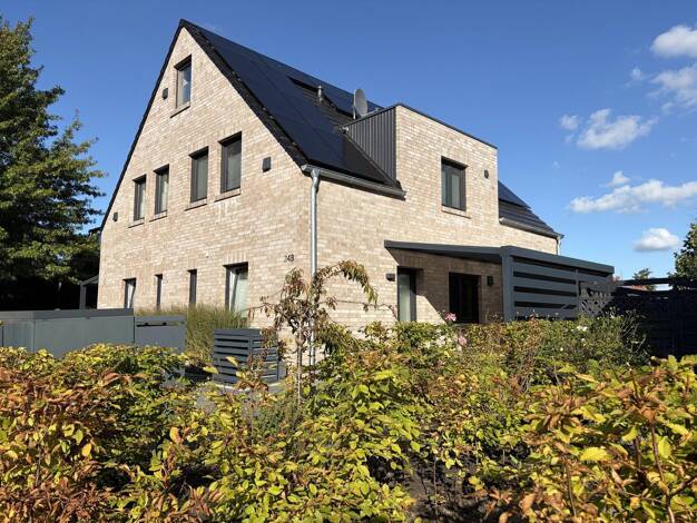 Doppelhaushälfte zum Kauf provisionsfrei 369.000 € 4 Zimmer 78,2 m² 253,1 m² Grundstück frei ab 01.11.2026 Klinterweg 34 Conrebbersweg Emden 26721
