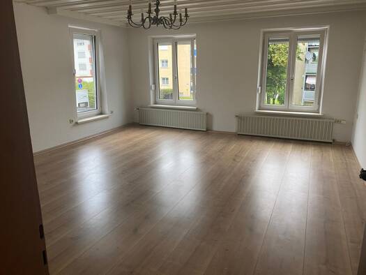 Wohnung zur Miete 850 € 2 Zimmer 77 m² Geschoss 1/2 frei ab 01.12.2025 Traunreut 83301