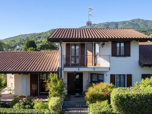 Haus zum Kauf 650.000 € 400 m² 440 m² Grundstück Gavirate 21026