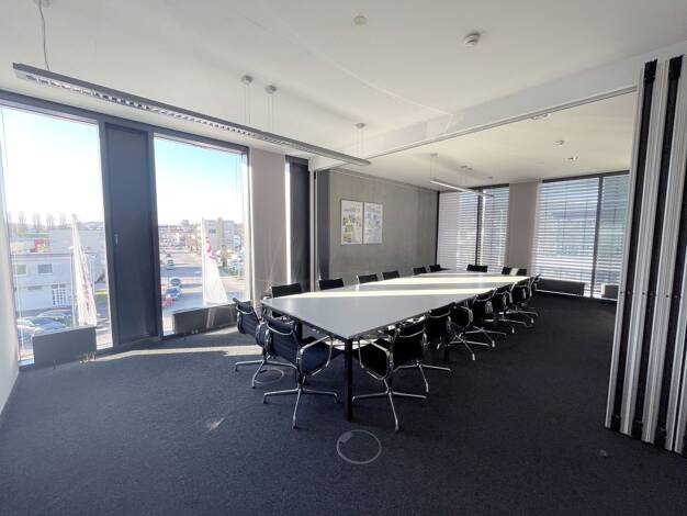 Bürofläche zur Miete 12,90 € 2.395,3 m² Bürofläche teilbar ab 342 m² Oberesslingen Esslingen am Neckar 73730