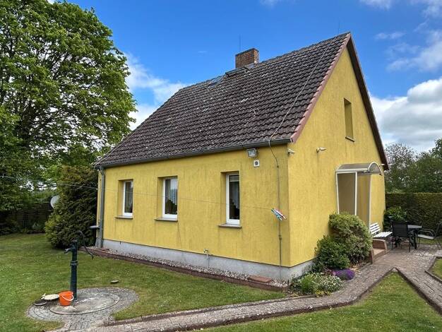 Einfamilienhaus zum Kauf 100.000 € 4 Zimmer 64 m² 2.496 m² Grundstück Klein Bünzow Klein Bünzow 17390