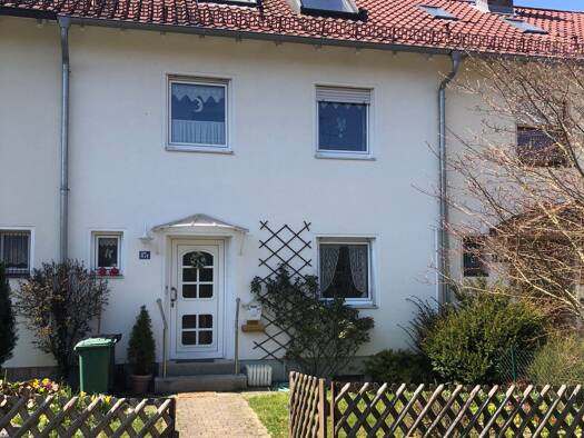 Reihenmittelhaus zur Miete 1.550 € 5 Zimmer 130 m² 175 m² Grundstück frei ab 17.10.2026 John-F.-Kennedy-Ring 87 g Forchheim Forchheim 91301