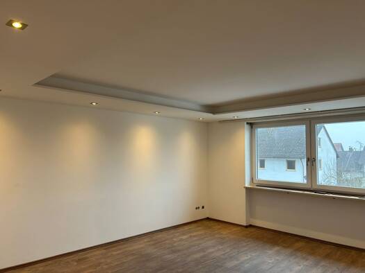 Wohnung zur Miete 1.100 € 3,5 Zimmer 92 m² Geschoss 2/3 frei ab 01.05.2026 Eugenbach Altdorf 84032