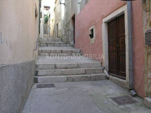 Wohnung zur Miete 300 € 1 Zimmer 18 m² 2. Geschoss Rab Rab 51280
