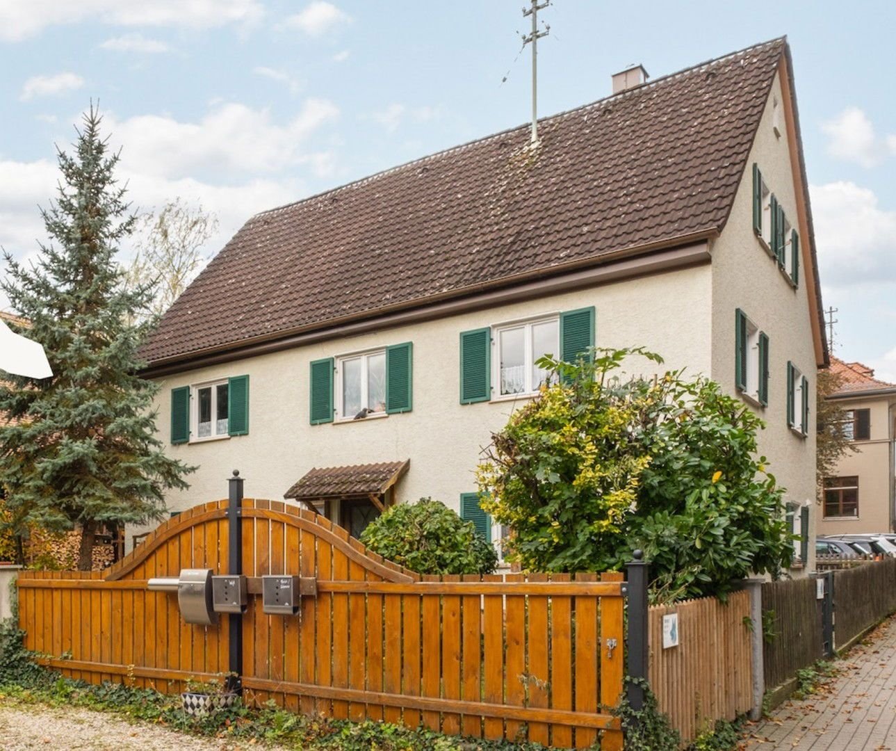 Einfamilienhaus zur Miete 2.700 € 8 Zimmer 240 m²<br/>Wohnfläche 277 m²<br/>Grundstück ab sofort<br/>Verfügbarkeit Ottmarshausen Neusäß 86356