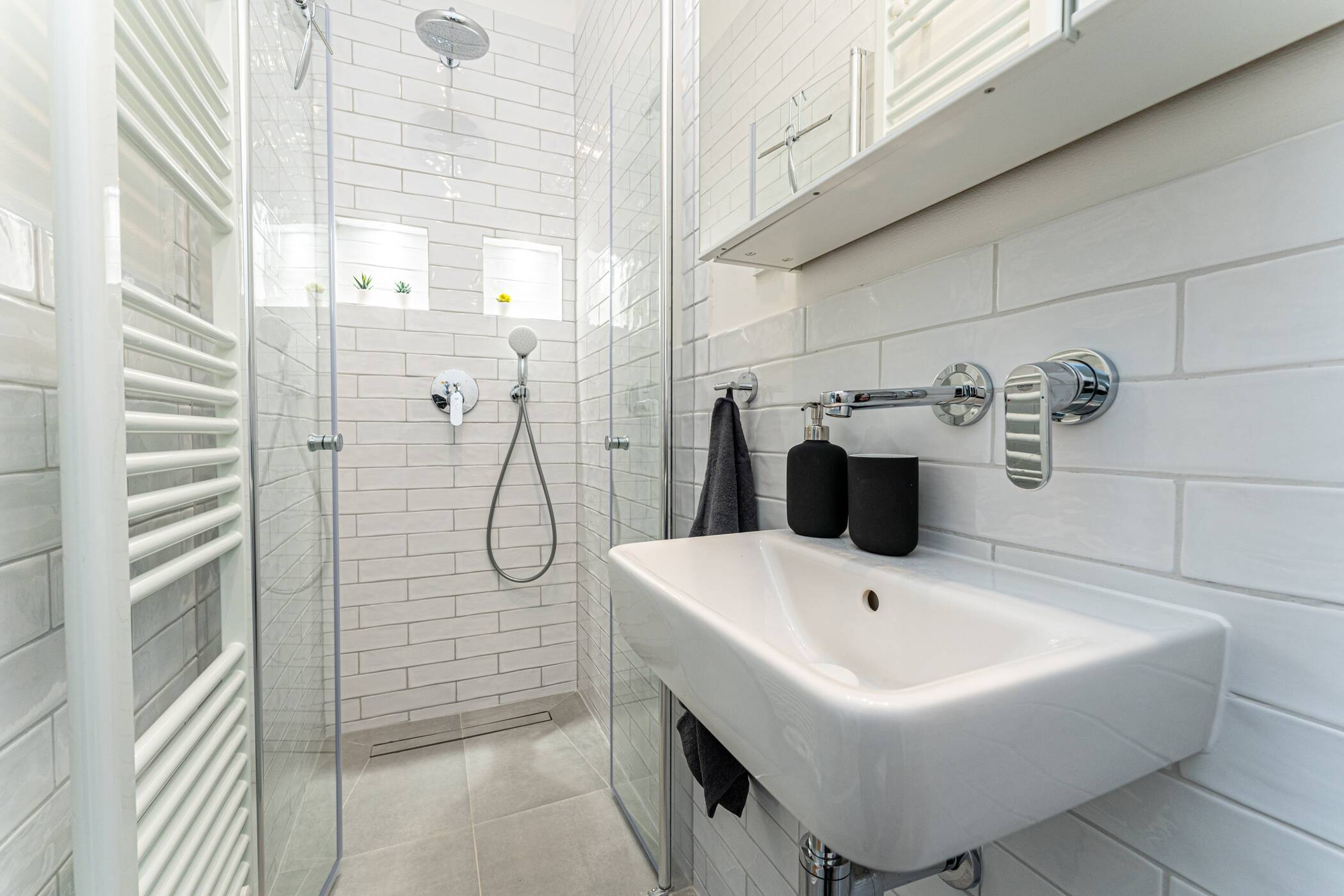 First occupancy: completely renovated studio apartment with garden in a new building in Berlin – Berlin – Vorschaubild 19