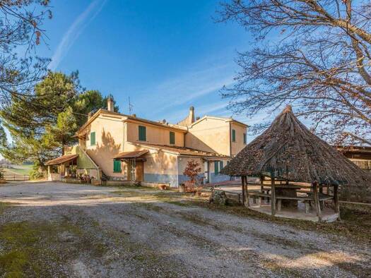 Haus zum Kauf 790.000 € 8 Zimmer 300 m² 240.000 m² Grundstück frei ab sofort Cinigiano